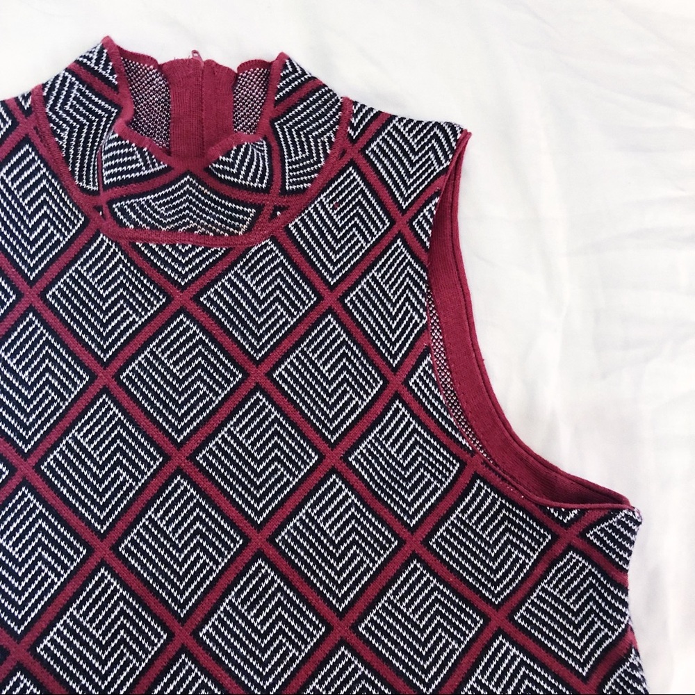 Romeo + Juliet Couture Sleeveless Sweater Dress - Picture 6 of 8